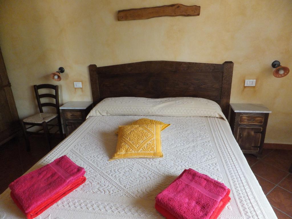 Bed and Breakfast Grazia Deledda Galtellì Exterior foto